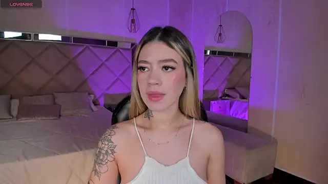 ViolettHansson online show from 01-12-26, 07:08