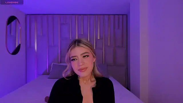 ViolettHansson online show from 05-01-26, 10:20