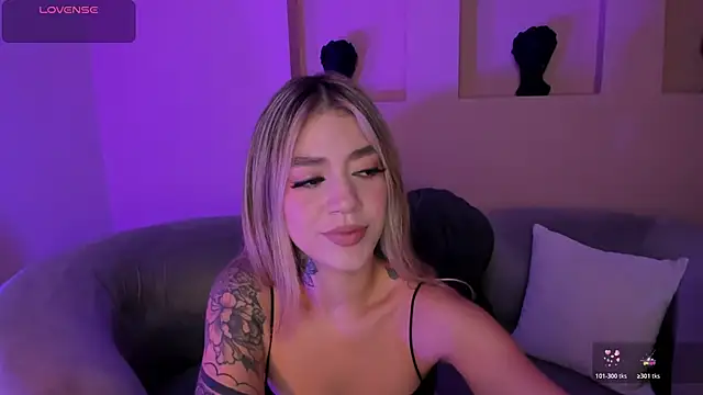 ViolettHansson online show from 05-02-26, 10:31