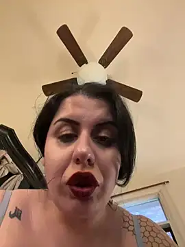 holyeroticss online show from 03-05-25, 08:53