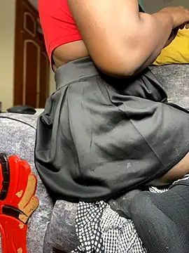 Snapshot of zonroe_the_big chatting on 11-18-25, 03:01 zonroe the big online show from 11-18-25, 03:01