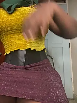 Snapshot of zonroe_the_big chatting on 02-24-26, 11:47 zonroe the big online show from 02-24-26, 11:47