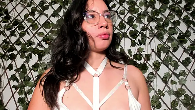 CoralineSanchez online show from 03-27-26, 07:24