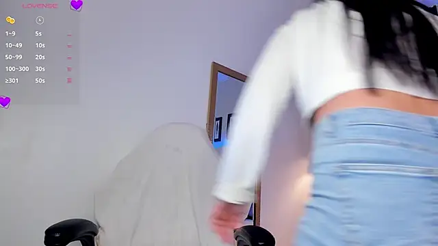 aliscollins  online show from 02-19-25, 02:23