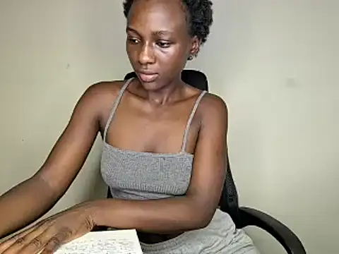 Snapshot of ebonyy_duchess chatting on 01-28-25, 11:39 ebonyy duchess online show from 01-28-25, 11:39