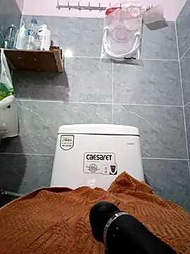 Snapshot of M_yiyi chatting on 03-04-25, 05:34 M yiyi online show from 03-04-25, 05:34