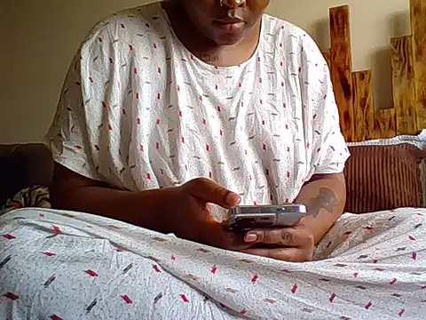 NATASHA LUCKY online show from 05-10-26, 02:00