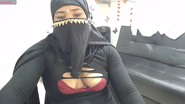 Snapshot of Aaliyah_brown chatting on 12-12-24, 09:15 Aaliyah brown online show from 12-12-24, 09:15