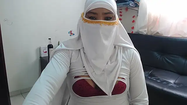 Snapshot of Aaliyah_brown chatting on 12-20-24, 05:40 Aaliyah brown online show from 12-20-24, 05:40