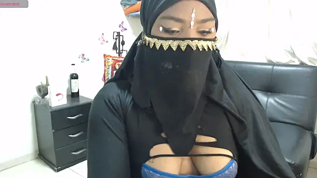 Snapshot of Aaliyah_brown chatting on 01-07-25, 08:45 Aaliyah brown online show from 01-07-25, 08:45