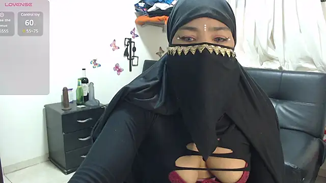 Snapshot of Aaliyah_brown chatting on 01-25-25, 08:10 Aaliyah brown online show from 01-25-25, 08:10