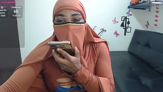 Snapshot of Aaliyah_brown chatting on 02-28-25, 02:09 Aaliyah brown online show from 02-28-25, 02:09