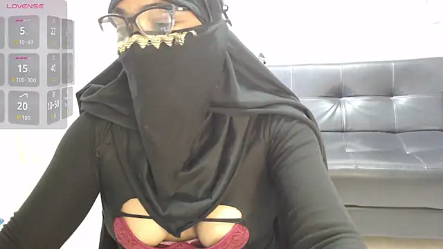 Snapshot of Aaliyah_brown chatting on 09-18-25, 03:03 Aaliyah brown online show from 09-18-25, 03:03