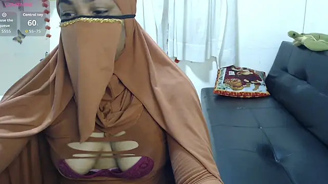 Snapshot of Aaliyah_brown chatting on 09-23-25, 02:58 Aaliyah brown online show from 09-23-25, 02:58