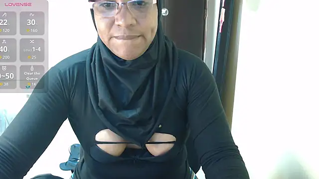 Aaliyah brown online show from 11-26-25, 12:28