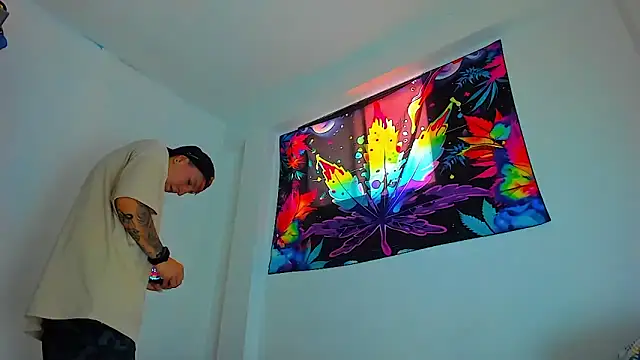 Snapshot of Sexyboy_666 chatting on 03-09-26, 03:49 Sexyboy 666 online show from 03-09-26, 03:49