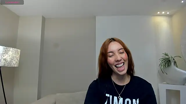 Snapshot of AnaisNin chatting on 06-04-26, 06:58 AnaisNin online show from 06-04-26, 06:58