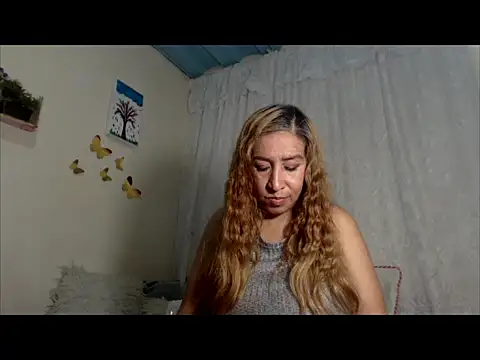 Snapshot of sharloth_x18 chatting on 11-02-25, 01:13 sharloth x18 online show from 11-02-25, 01:13