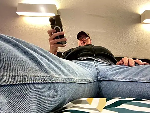 Snapshot of KrixKross chatting on 02-21-26, 01:01 KrixKross online show from 02-21-26, 01:01