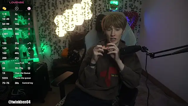 twinkben online show from 10-08-25, 07:55