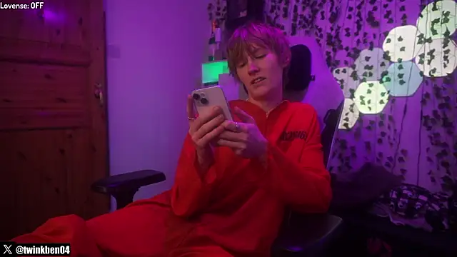 twinkben online show from 02-07-26, 03:54