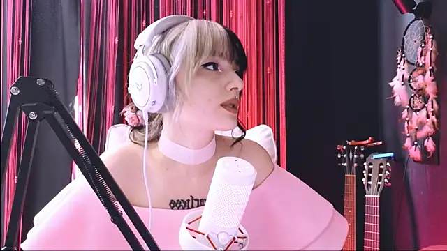 Avi Nile online show from 11-20-25, 04:56