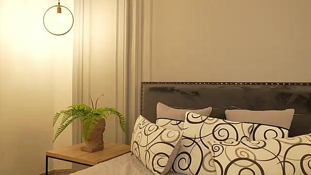 Snapshot of IrisBaker chatting on 11-13-25, 09:03 IrisBaker online show from 11-13-25, 09:03