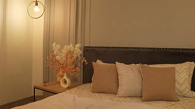 IrisBaker online show from 03-25-26, 12:16