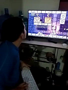 Snapshot of Mrdetonador chatting on 03-12-26, 12:50 Mrdetonador online show from 03-12-26, 12:50