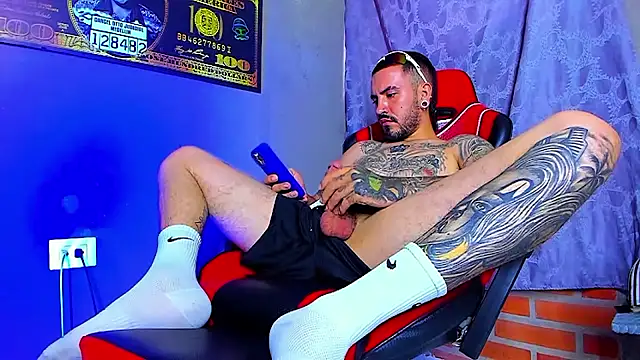 smoker445 online show from 10-31-25, 07:26