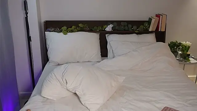 Snapshot of Ayra_Lust chatting on 02-08-25, 11:01 Ayra Lust online show from 02-08-25, 11:01