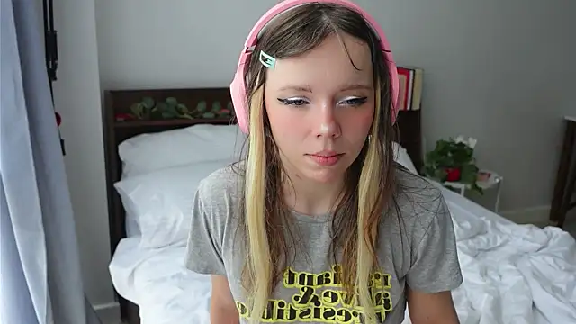 Snapshot of Ayra_Lust chatting on 03-02-25, 03:45 Ayra Lust online show from 03-02-25, 03:45