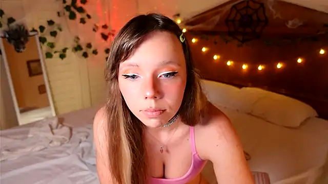 Snapshot of Ayra_Lust chatting on 10-25-25, 10:26 Ayra Lust online show from 10-25-25, 10:26