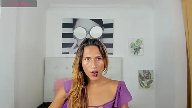 Brisahott online show from 10-24-25, 02:19