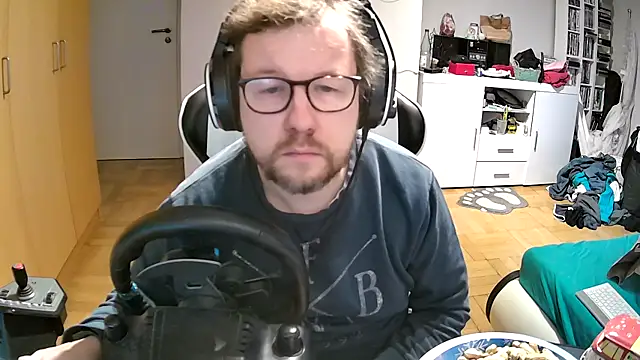 larsgessner30 online show from 10-27-25, 03:49