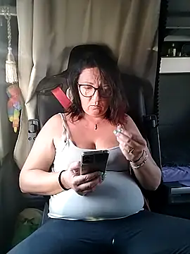 cuplubijoanna online show from 10-24-25, 04:36