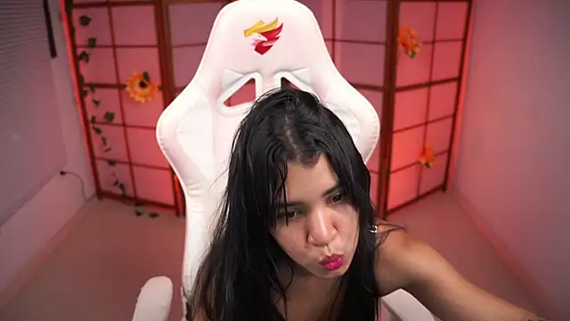 its lola24 online show from 10-04-25, 01:58