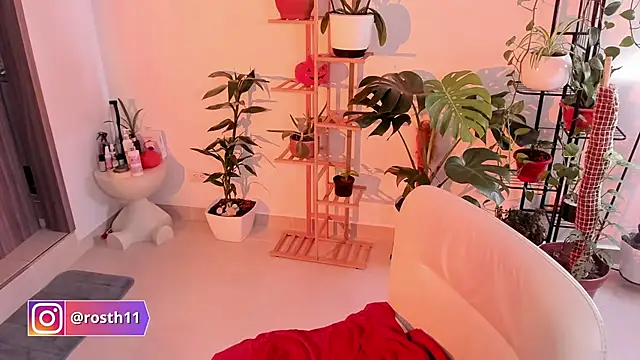 rossth1 online show from 11-08-25, 03:23