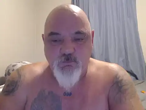 Newfiesausage1972 online show from 01-06-25, 05:38