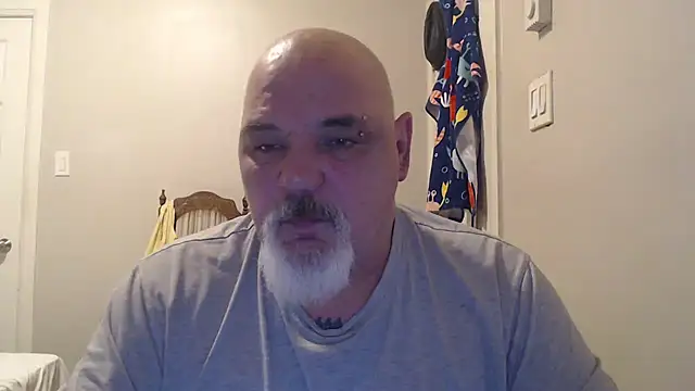 Newfiesausage1972 online show from 02-09-25, 02:18