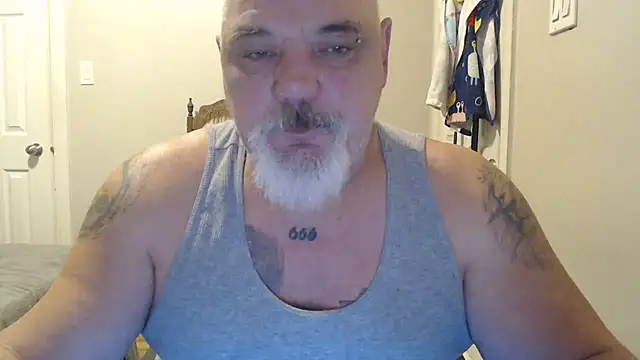 Newfiesausage1972 online show from 03-05-25, 01:28