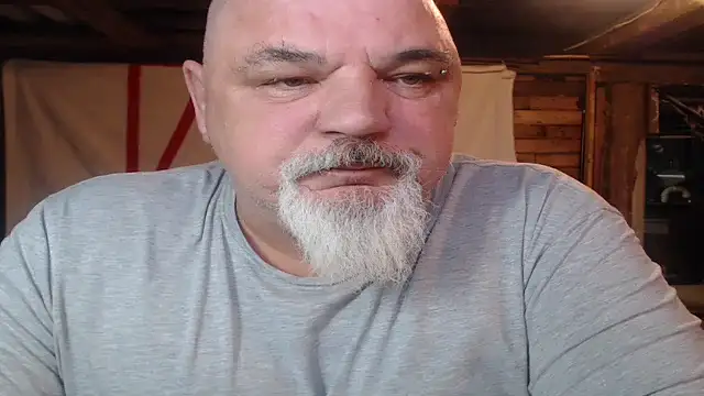 Newfiesausage1972 online show from 03-22-26, 09:07