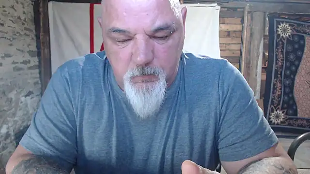 Snapshot of Newfiesausage1972 chatting on 05-01-26, 11:15 Newfiesausage1972 online show from 05-01-26, 11:15