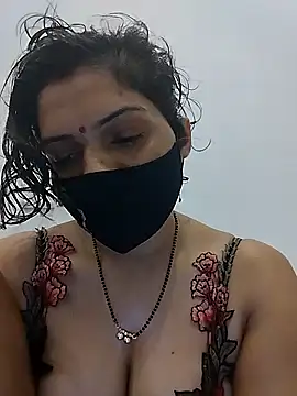 Snapshot of Simaran_bhabhi chatting on 02-13-26, 04:52 Simaran bhabhi online show from 02-13-26, 04:52