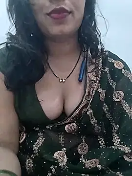 Snapshot of Simaran_bhabhi chatting on 02-15-26, 03:31 Simaran bhabhi online show from 02-15-26, 03:31