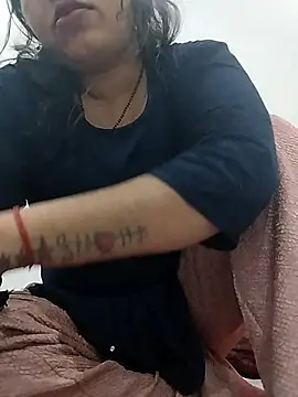 Snapshot of Simaran_bhabhi chatting on 03-05-26, 12:39 Simaran bhabhi online show from 03-05-26, 12:39