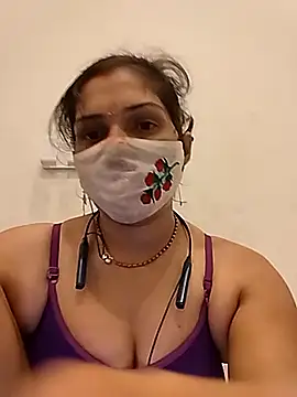 Snapshot of Simaran_bhabhi chatting on 03-09-26, 02:21 Simaran bhabhi online show from 03-09-26, 02:21