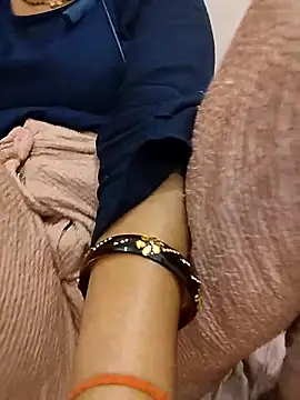 Snapshot of Simaran_bhabhi chatting on 03-13-26, 04:13 Simaran bhabhi online show from 03-13-26, 04:13