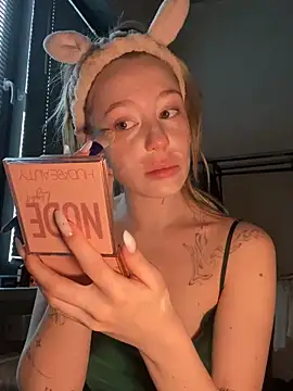 Snapshot of meanexx chatting on 02-10-26, 04:49 meanexx online show from 02-10-26, 04:49