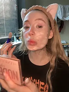 Snapshot of meanexx chatting on 03-09-26, 05:44 meanexx online show from 03-09-26, 05:44